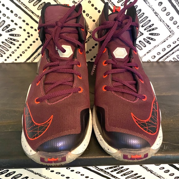 Nike LeBron XIII size 6Y - Picture 2 of 7